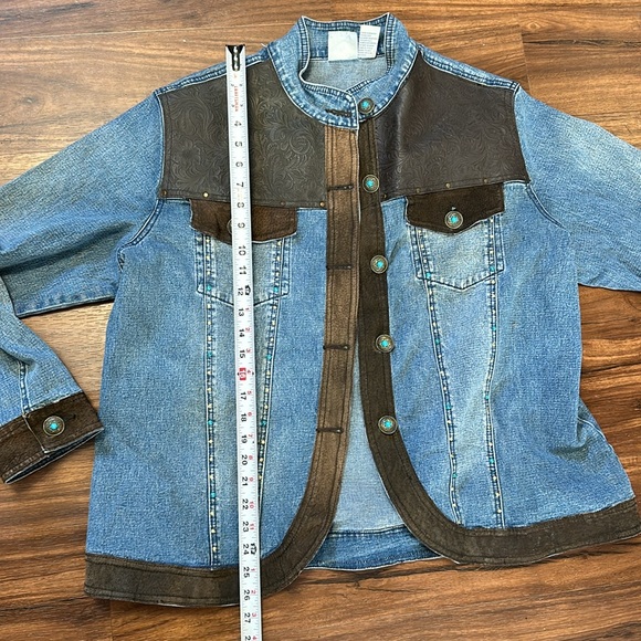DG2 Diane Gilman denim jeans jacket embossed suede leather turquoise buttons - Picture 5 of 7